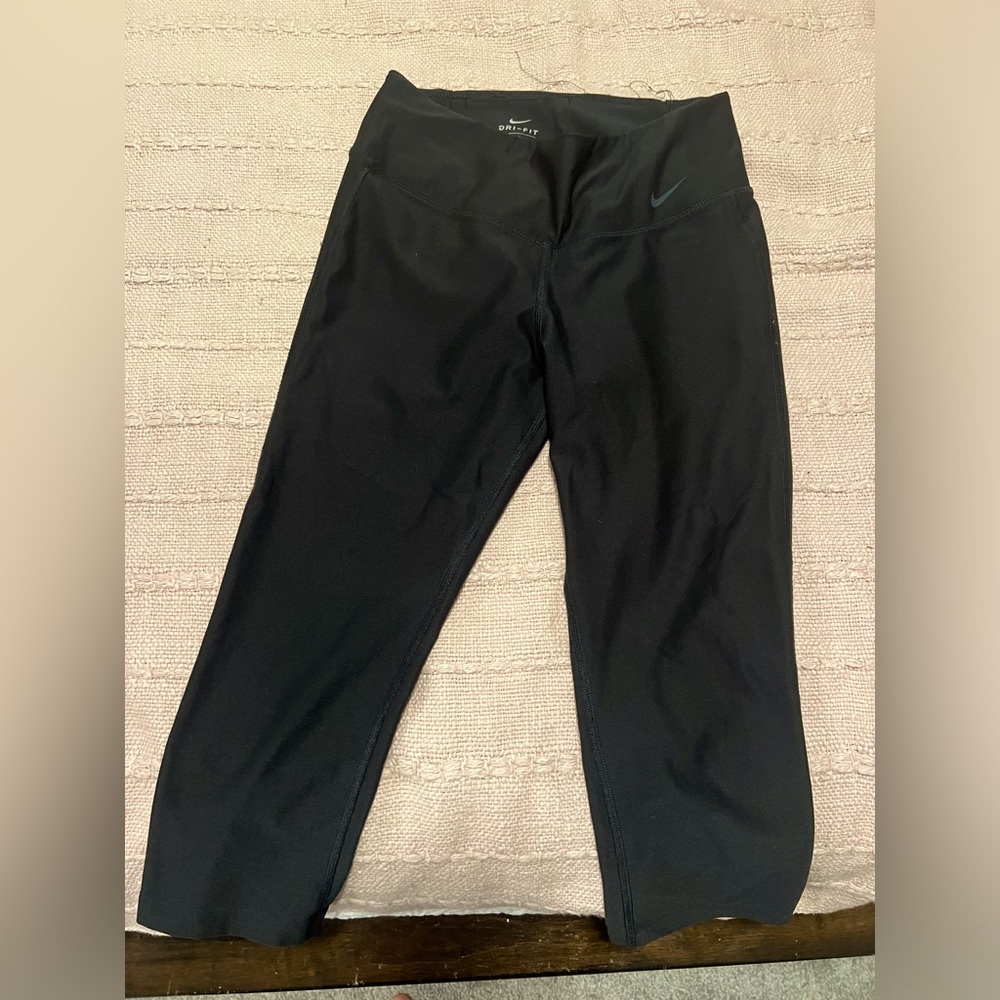 Nike Dry fit cropped leggings